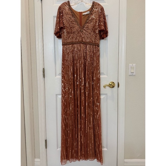 Mac Duggal 5538 Embellished V Neck Butterfly Sleeve Column Gown Size 10 NWT - Picture 3 of 10